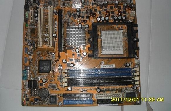 Asus A8N-VM/S GeForce 6150 NEUESTES 939-MOTHERBOARD