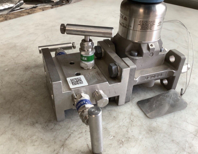 ROSEMOUNT 3051S 1CD4A2A12A1AB7K5L2L4M5 DRUCKSENDER C30403-1210 VERTEILER