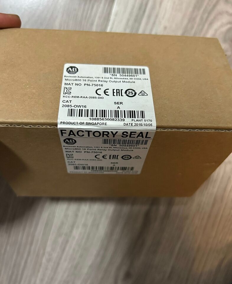 Allen-Bradley 2085-OW16 Micro 850 Digital Relais Ausgang, 16-Pt, 12/24VDC, Ser. A