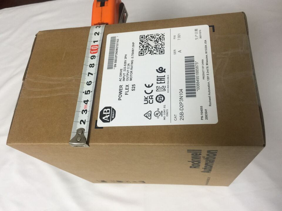 Allen-Bradley 25B-D2P3N104 PowerFlex 525 AC Drive 480V/2.3A/1.0HP, Serie A