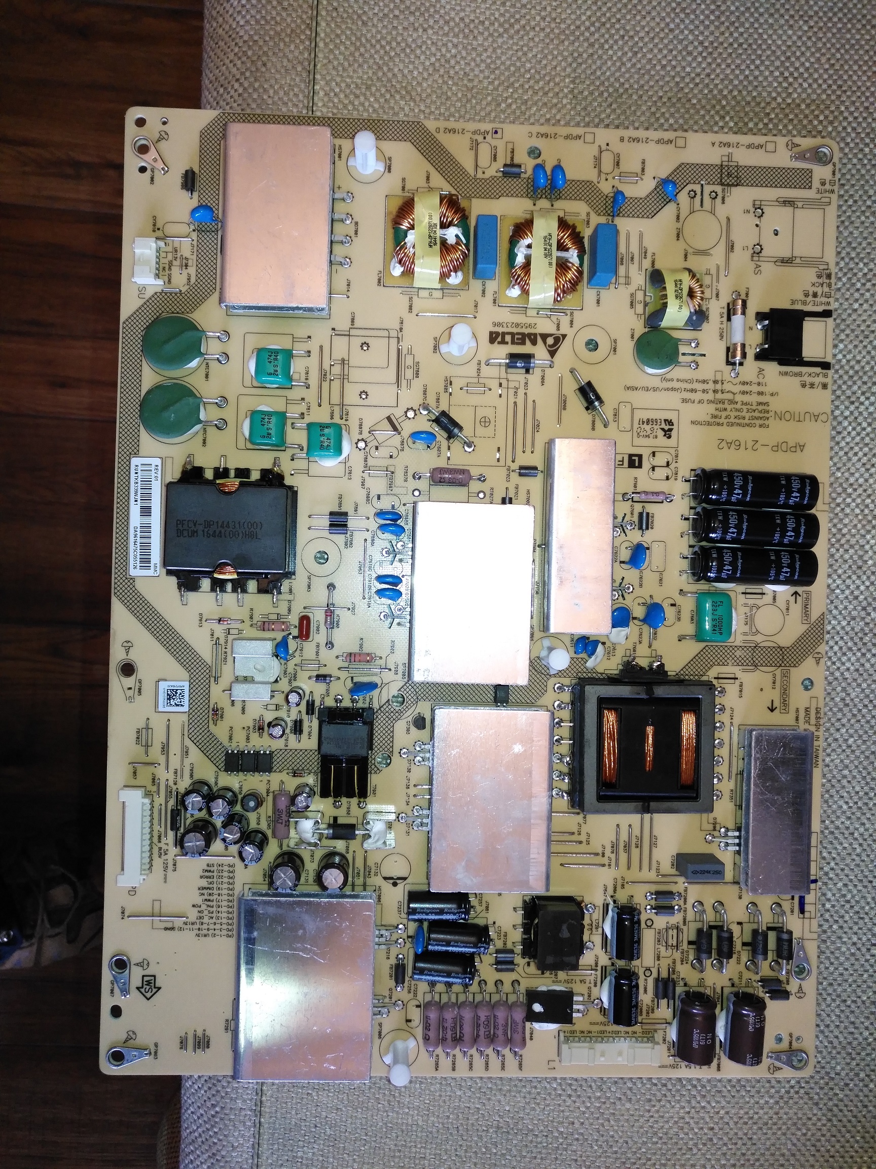 SHARP RUNTKB339WJN1 APDP-216A2 D Netzteil für LCD-60UF30A