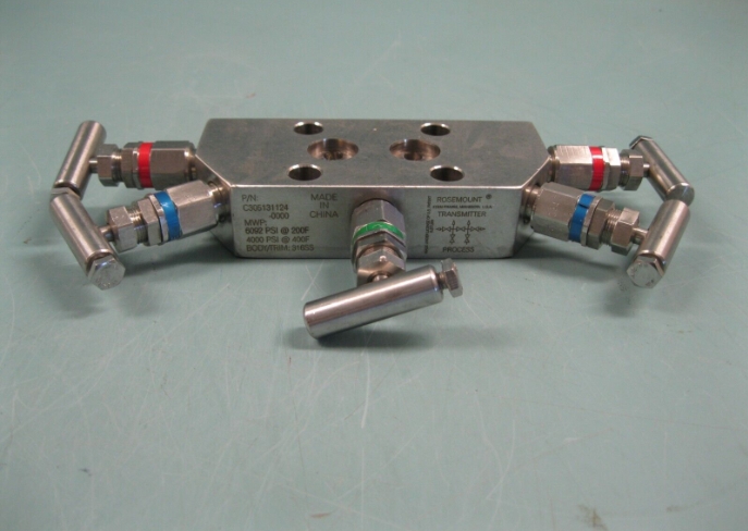 Emerson Rosemount C305131124-000 Koplanar-Verteilertransmitter mit 5 Ventilen