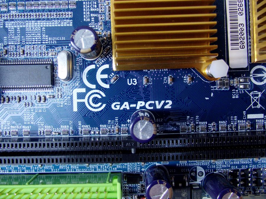 Gigabyte VIA mini-ITX GA-PCV2 Motherboard