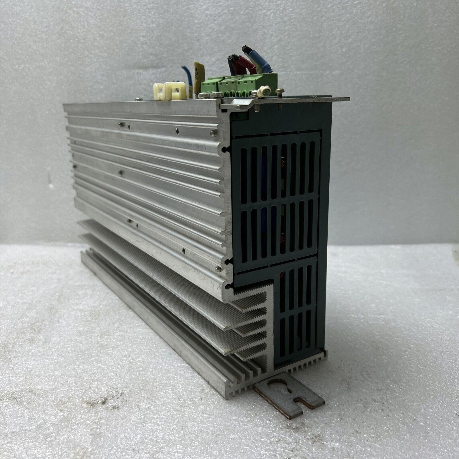 RELIANCE GV3000E-AC004-AA-DBU Servoantrieb 896.02.11B 790.46.00 3-monatige Garantie