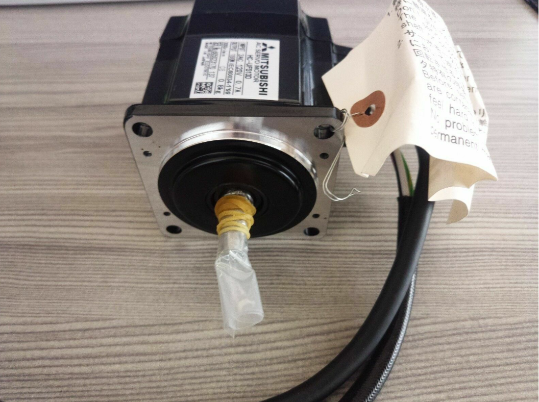 Mitsubishi HC-UFS13D AC bürstenloser Drehservomotor mit D-Cut Welle (mit Flach)