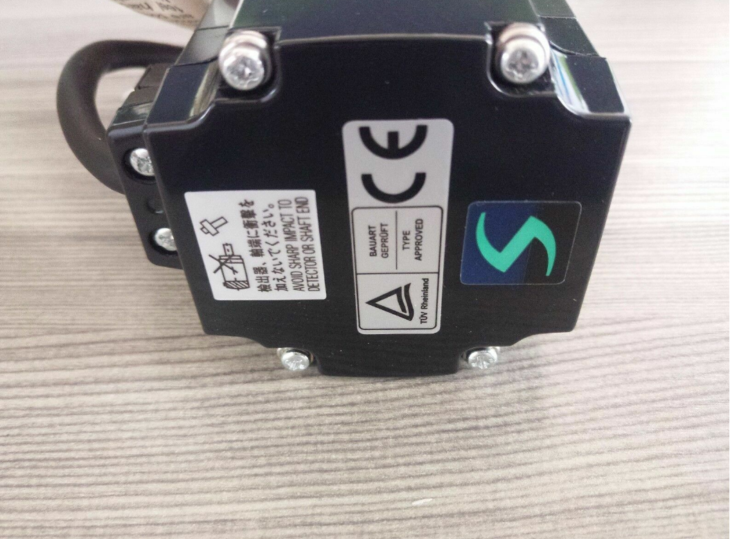 Mitsubishi HC-UFS13D AC bürstenloser Drehservomotor mit D-Cut Welle (mit Flach)