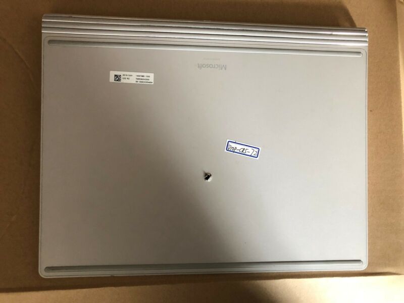 Original Microsoft Surface Book Tastatur Silber Modell 1705. NVIDIA GPU. Batterie