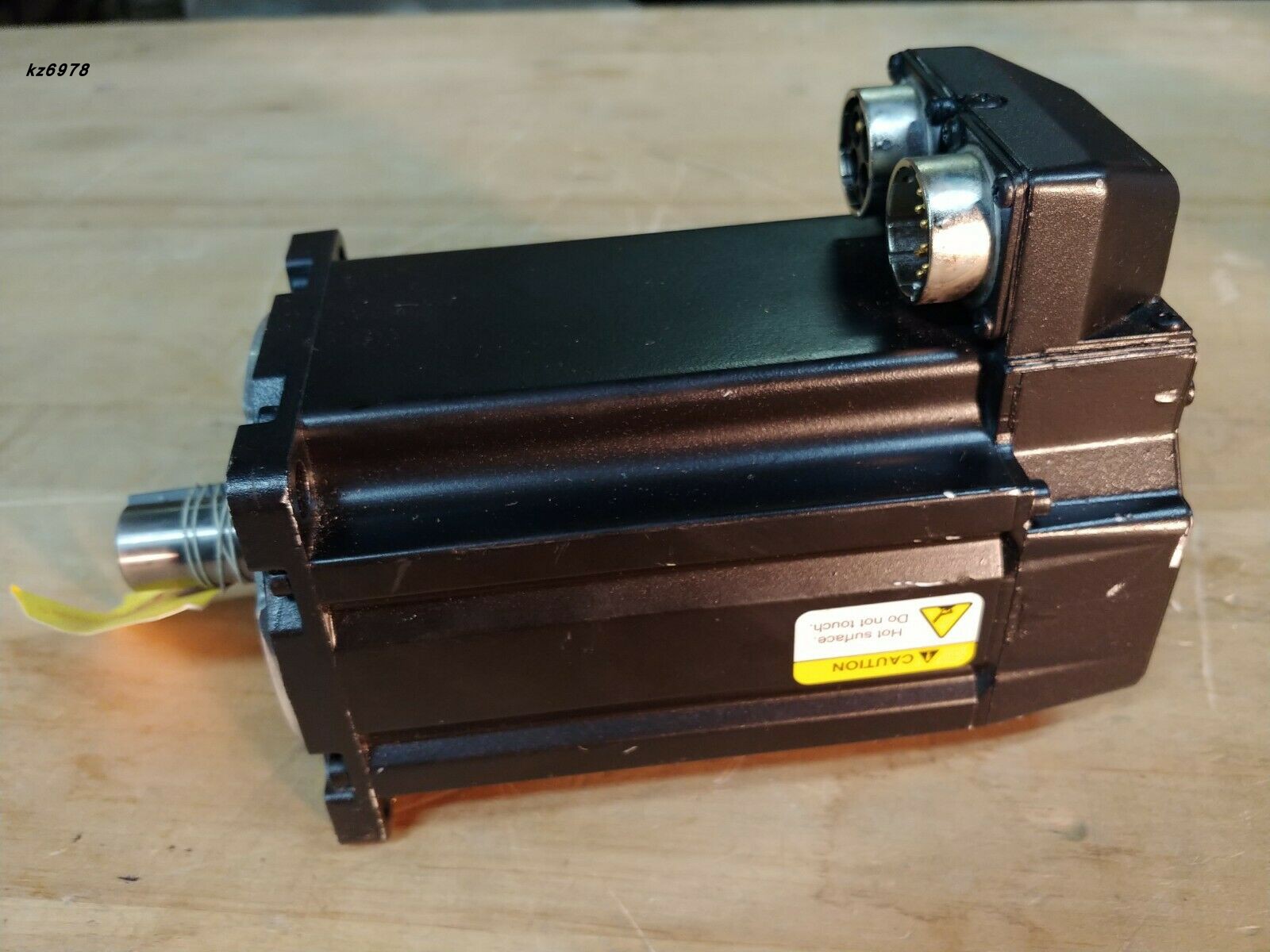Allen Bradley MPL-B430P-MJ22AA Servomotor AC Kinetix 7043-05-4202