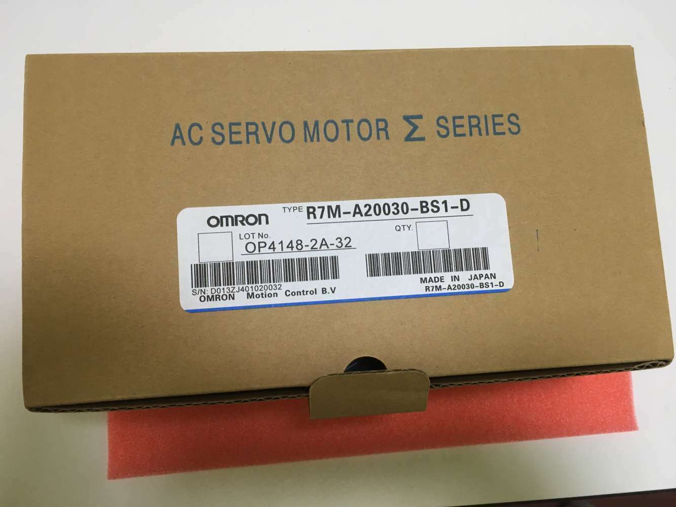Neuer R7M-A20030-BS1-D OMRON 200W SMART STEP AC-Servomotor