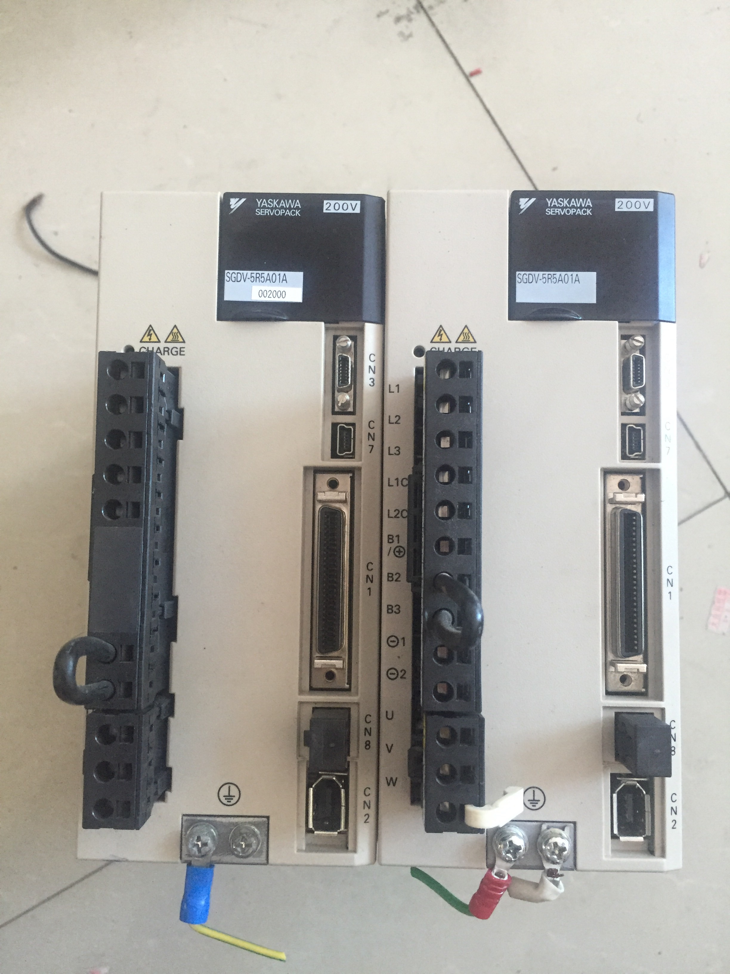 YASKAWA SERVOPACK SERVO-TREIBER SGDV-5R5A01A Perfektes Arbeiten