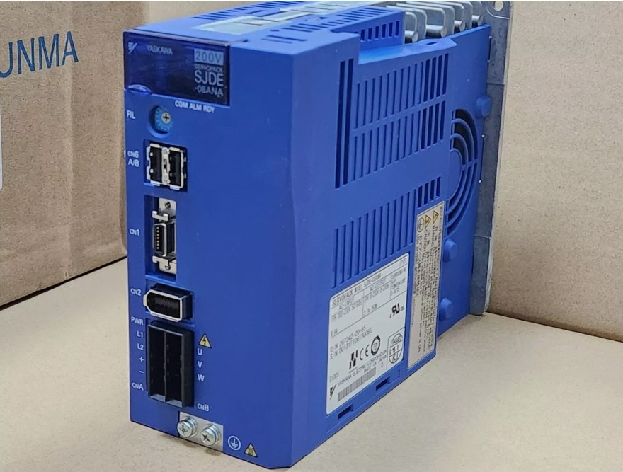 NEU Yaskawa AC SERVO TREIBER SJDE-08ANA-OY JDE-08ANA-0Y 750W