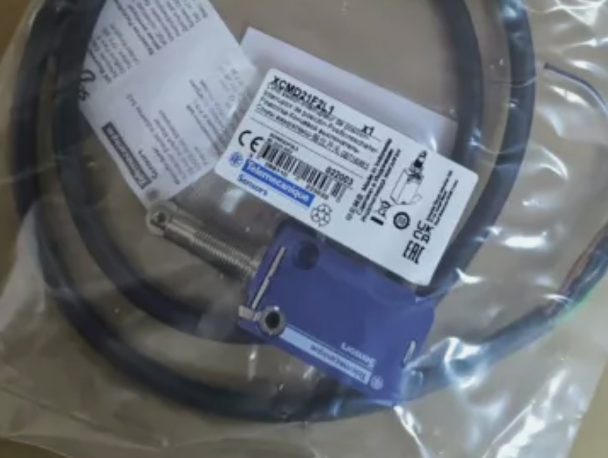 Neu Telemecanique XCMD21F2L1 endschalter XC Standard Sensor