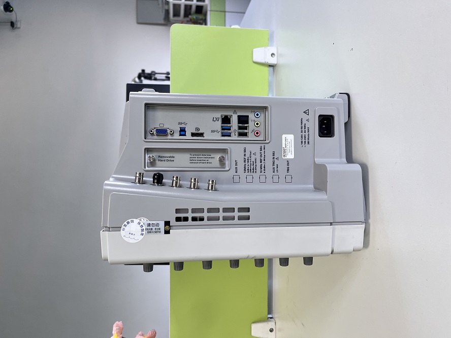 Verwendete Keysight MSOS604A High-Definition Oszilloskop 6 GHz, 4 Analog Plus 16 Digitalkanäle