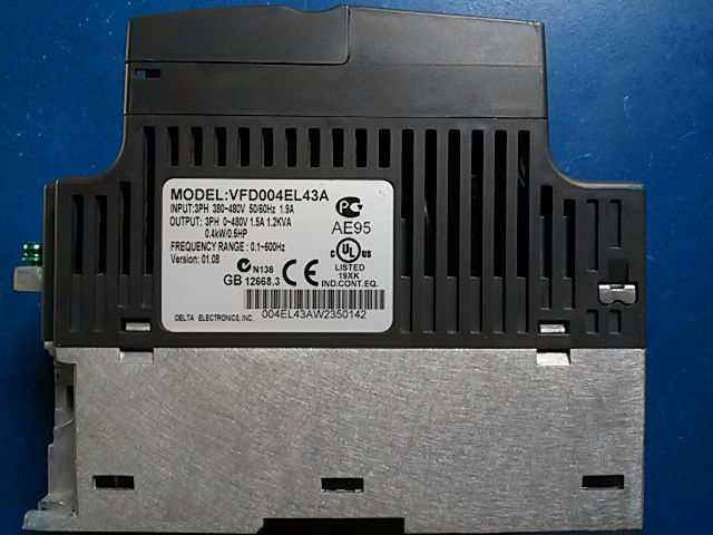 VFD004EL43A DELTA VFD Inverter Frequenzumrichter 400 W 0,5 PS 3 PHASE 380 V