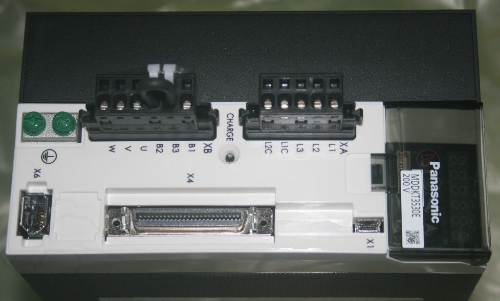 Neues Treiber-Update für Panasonic MDDKT3530E AC200V A5II AC-Servomotor-Treiber