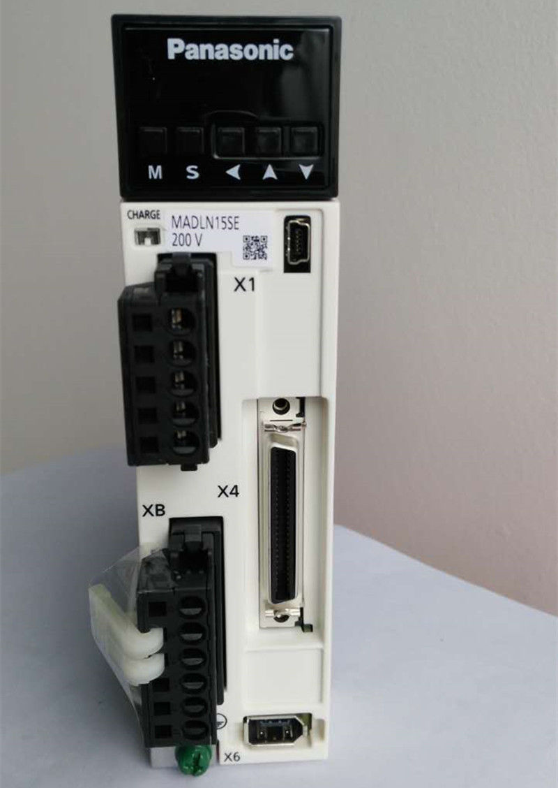 MSMF022L1U2M+MADLN15SE AC-Servomotor-Antriebssätze 60 mm 200 W 3000 U/min 0,64 N