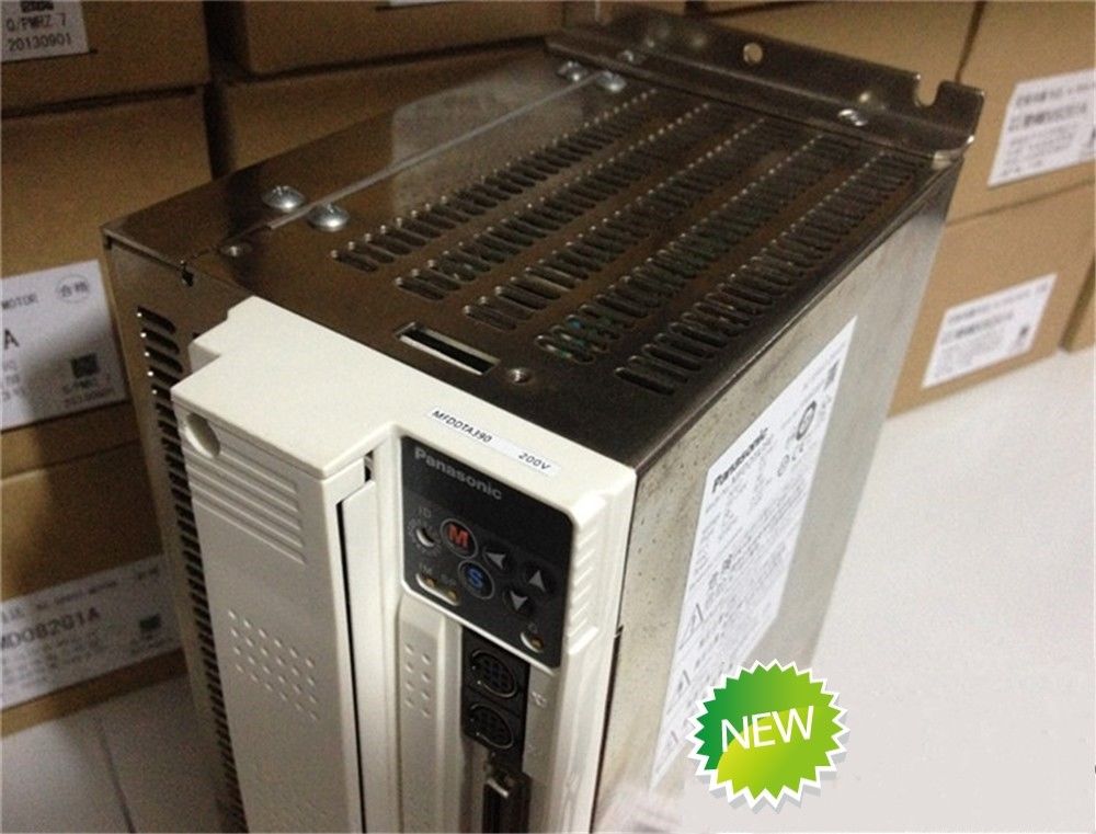 Nagelneuer PANASONIC AC Servoantrieb MFDDTA390 im Karton