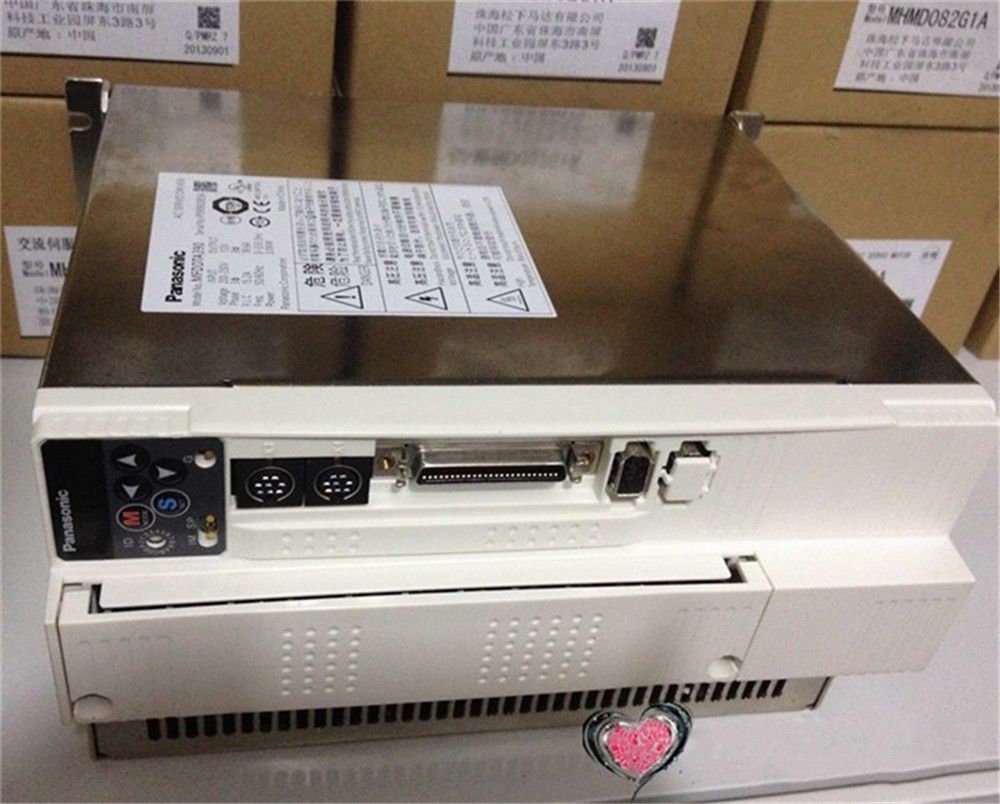 Nagelneuer PANASONIC AC Servoantrieb MFDDTA390 im Karton