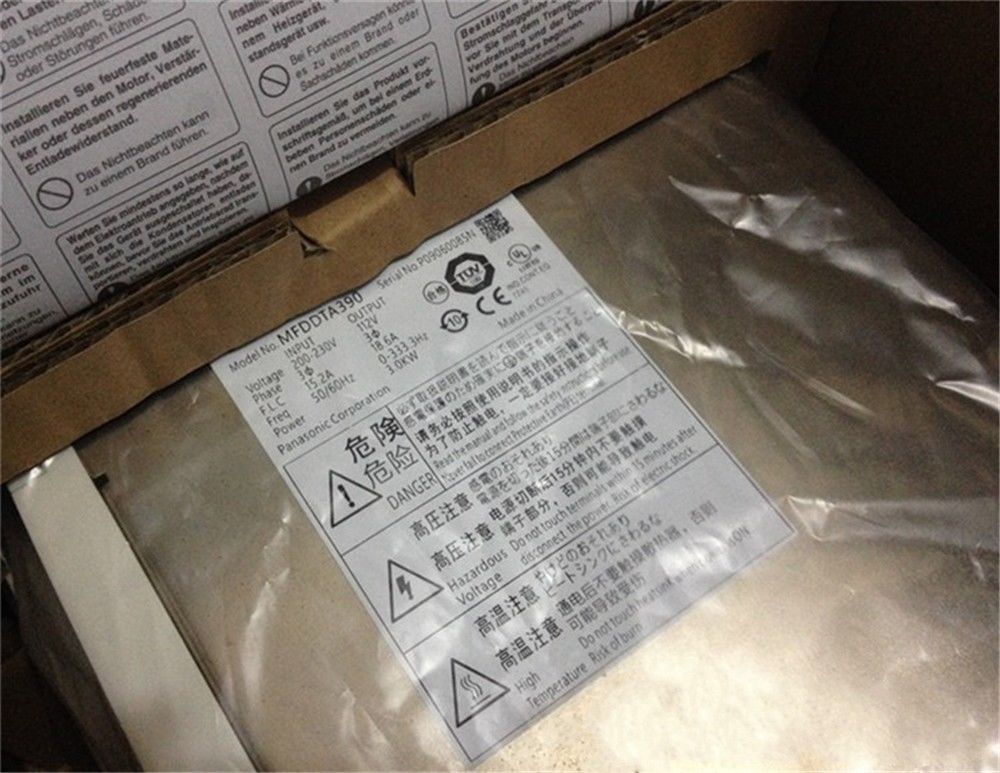 Nagelneuer PANASONIC AC Servoantrieb MFDDTA390 im Karton
