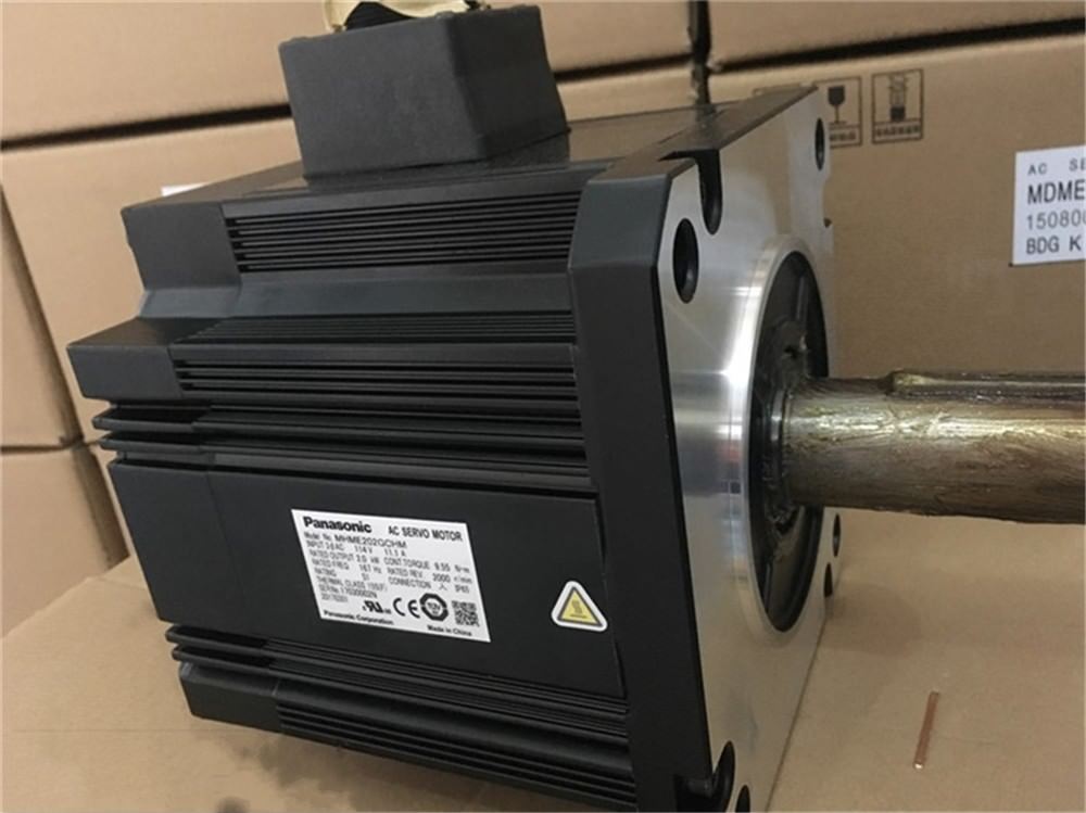 PANASONIC 2000W 200V AC Servomotor MHME202GCHM