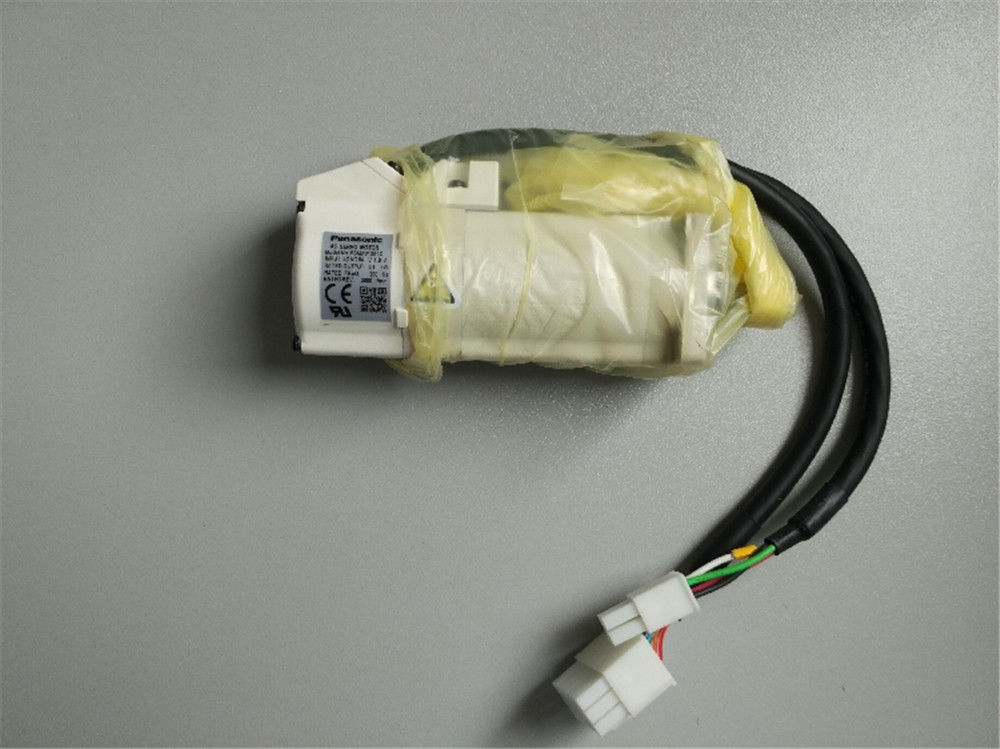 Neuer PANASONIC 0,1 kW 200 Hz 3000 U/min Servomotor MSMA012A1C