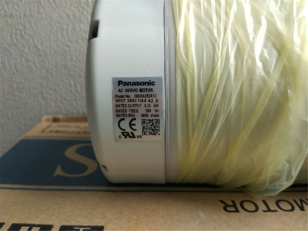 NEUER PANASONIC-Servomotor MSMA082A1C im Karton
