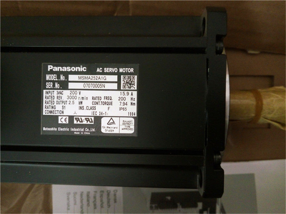 NEUER PANASONIC AC-Servomotor MSMA252A1G im Karton