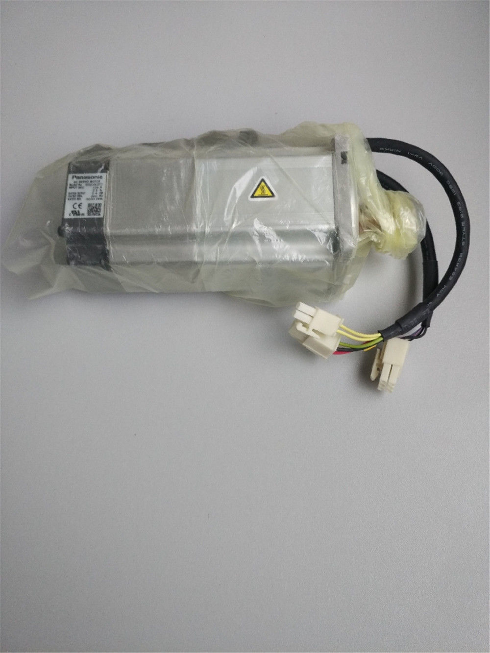 NEUER PANASONIC AC-Servomotor MSMD022P1V im Karton