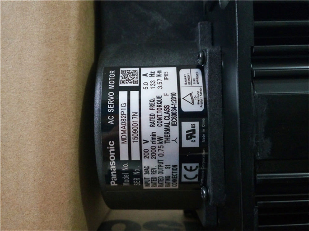 Neuer Panasonic MDMA082P1G MINAS A4 SERIE MITTLERER Trägheit 750 W AC-Servomotor