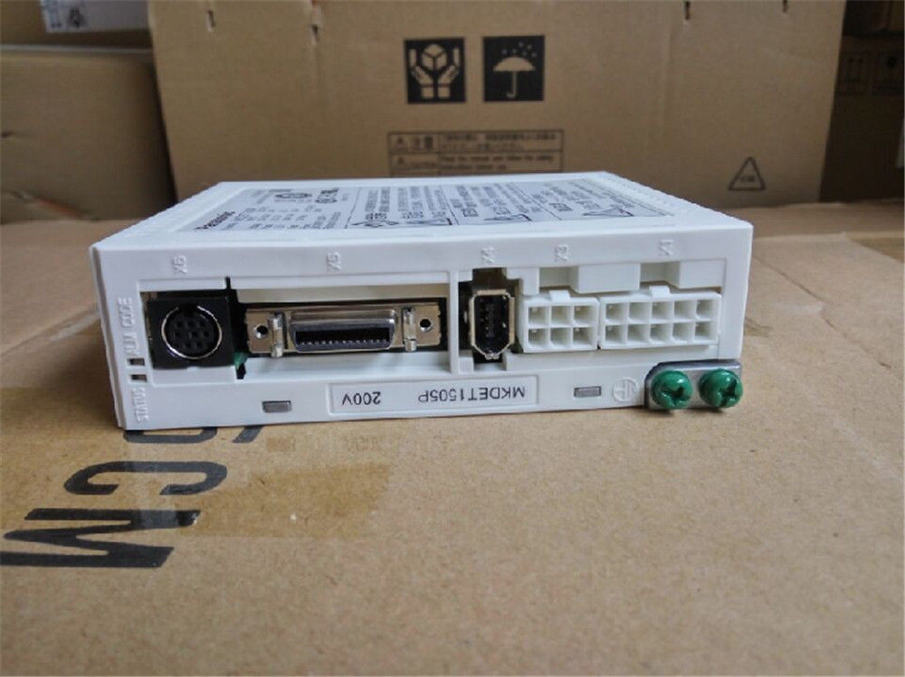 Neuer PANASONIC 100W 240V AC Servoantrieb MKDET1505P