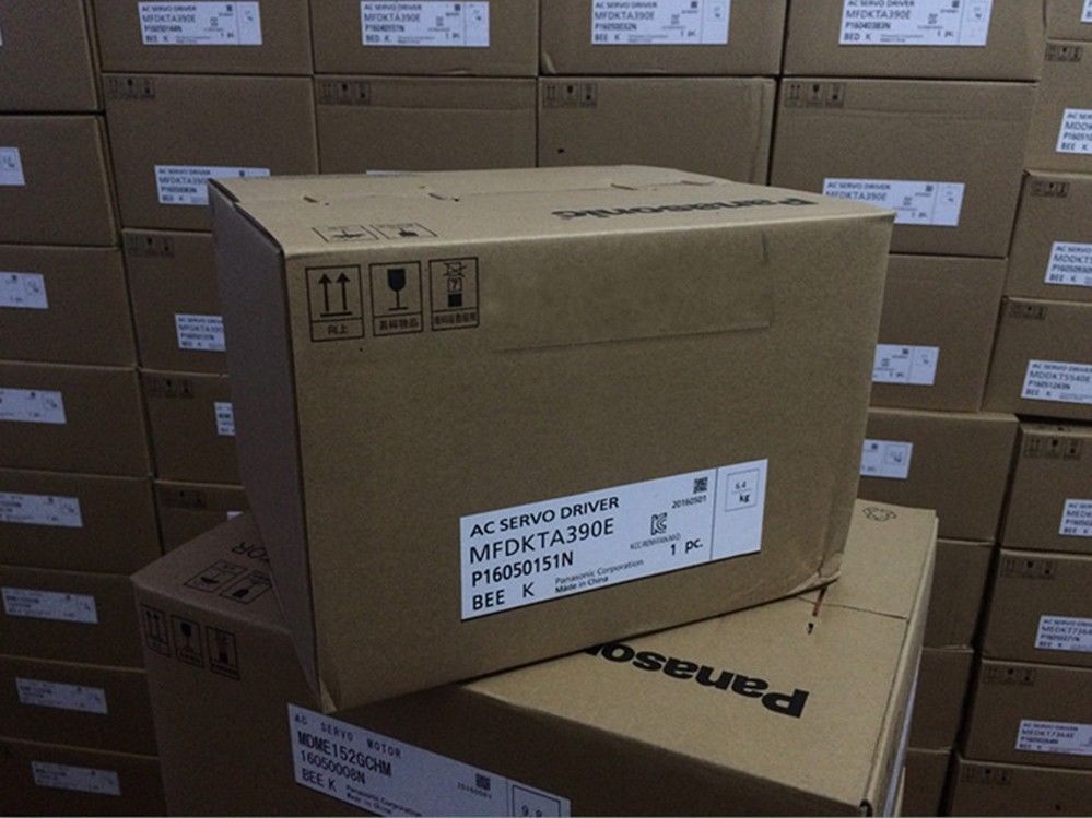 Neu Original PANASONIC AC Servoantrieb MFDKTA390E im Karton