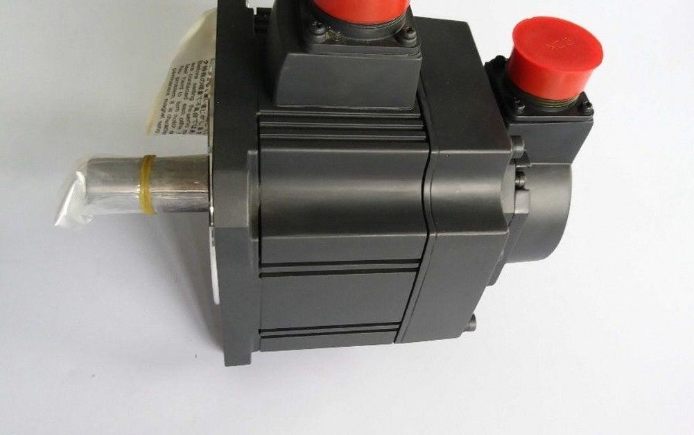 NEW&ORIGINAL Mitsubishi SERVO MOTOR HC-SF52B HCSF52B IN BOX