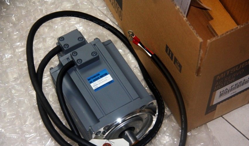 Original neuer Mitsubishi Servomotor HA-FE63-UL im Karton HAFE63UL