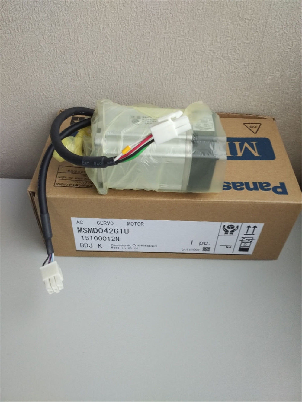 NEUER PANASONIC AC-Servomotor MSMD042G1U im Karton
