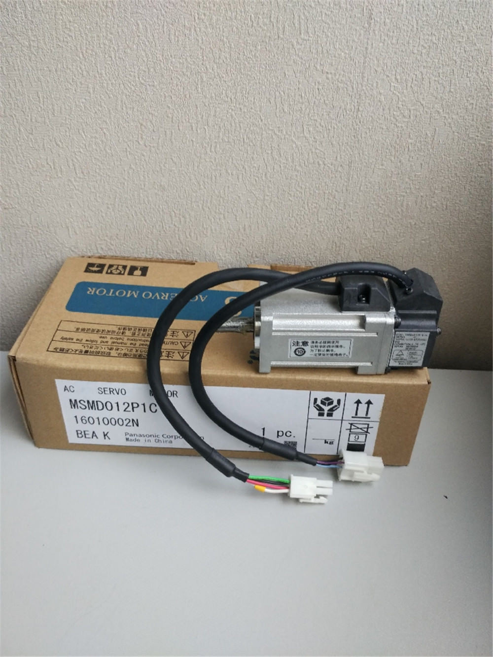 Neuer PANASONIC MINAS A4 SERIE AC-Servomotor mit geringer Trägheit MSMD012P1C