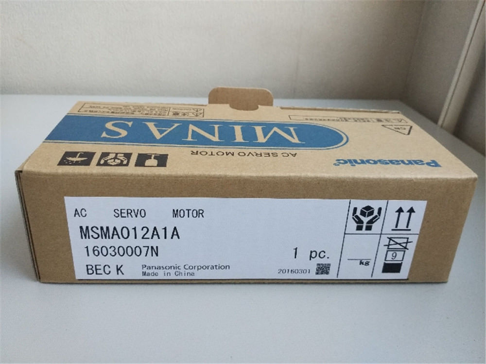 NEUER PANASONIC-Servomotor MSMA012A1A im Karton