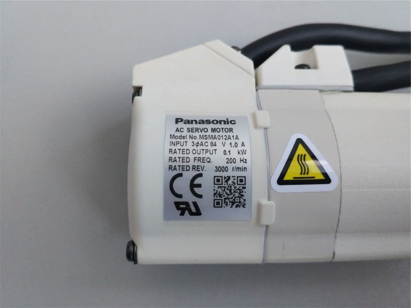 NEUER PANASONIC-Servomotor MSMA012A1A im Karton