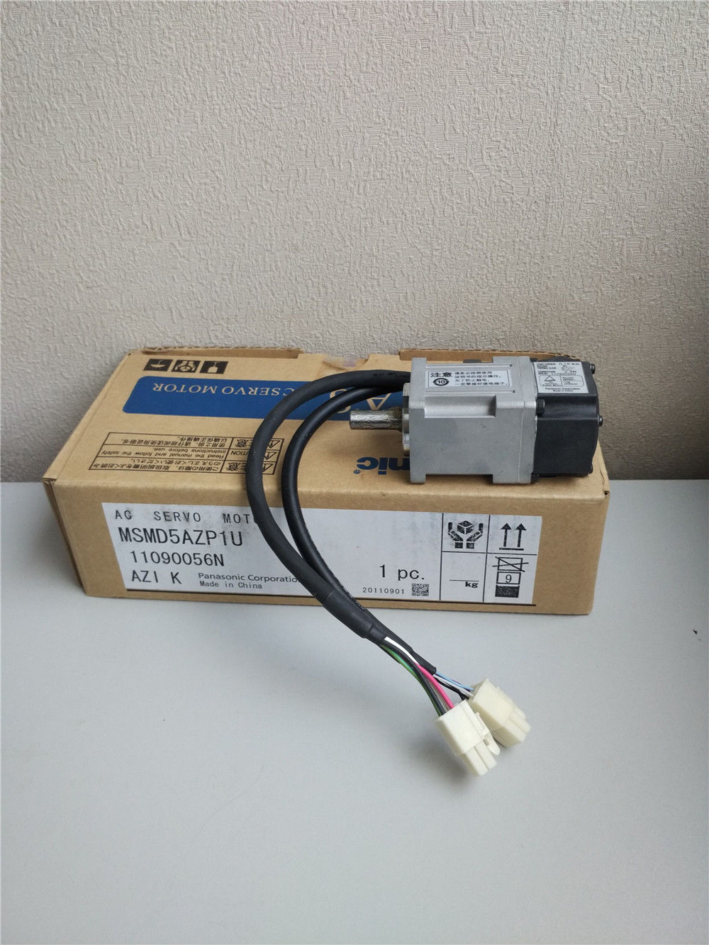 Nagelneuer PANASONIC Wechselstrom-Servomotor MSMD5AZP1U 50W im Kasten