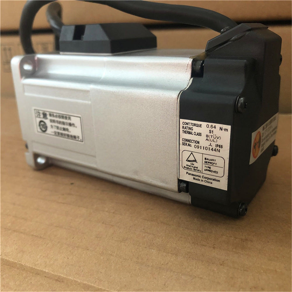 NEUER PANASONIC AC-Servomotor MSMD022S1T im Karton