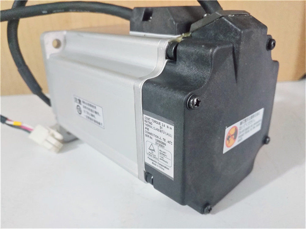 NEUER PANASONIC AC-Servomotor MHMD082G1A im Karton