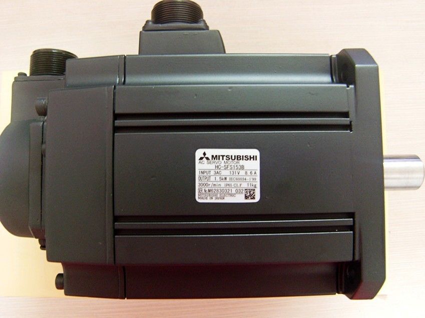 Neu Mitsubishi SERVO MOTOR HC-SF153B in Box HC-SF153B