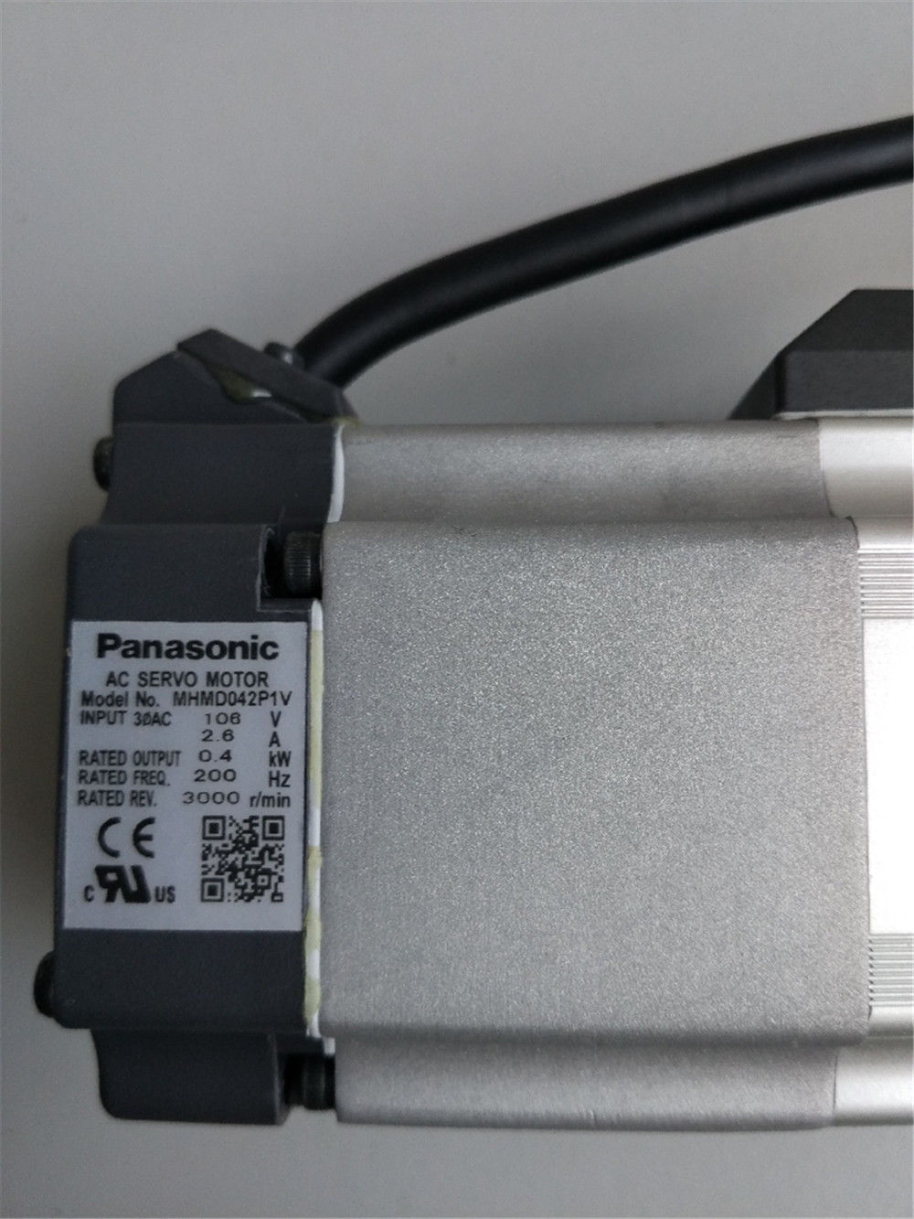NEUER PANASONIC AC-Servomotor MHMD042P1V im Karton