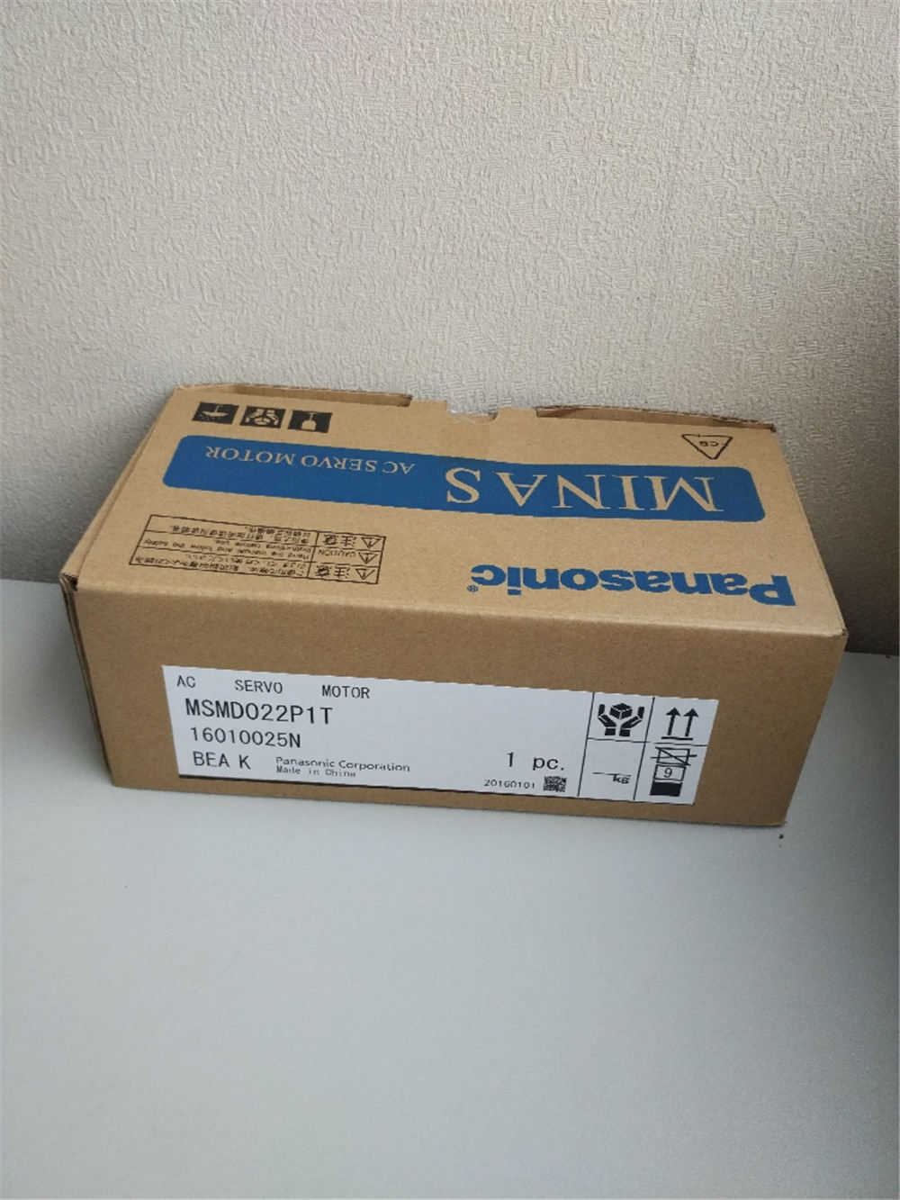 NEUER PANASONIC AC-Servomotor MSMD022P1T im Karton