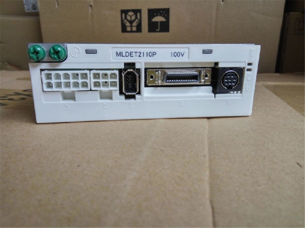 Brandneuer PANASONIC 200W AC-Servoantrieb MLDET2110P