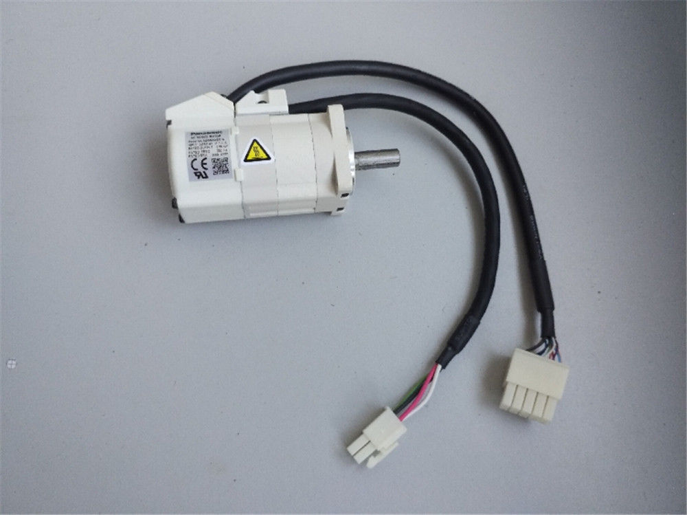 Neu PANASONIC Servomotor MSMA5AZA1A im Karton