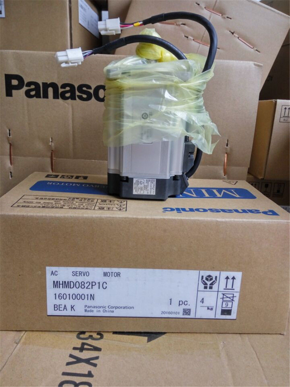 Neuer dreiphasiger 750-W-Servomotor von PANASONIC MHMD082P1C