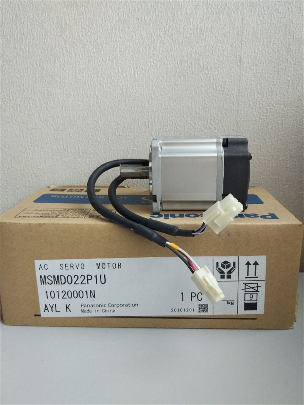 NEU PANASONIC 200W Servomotor MSMD022P1U im Karton