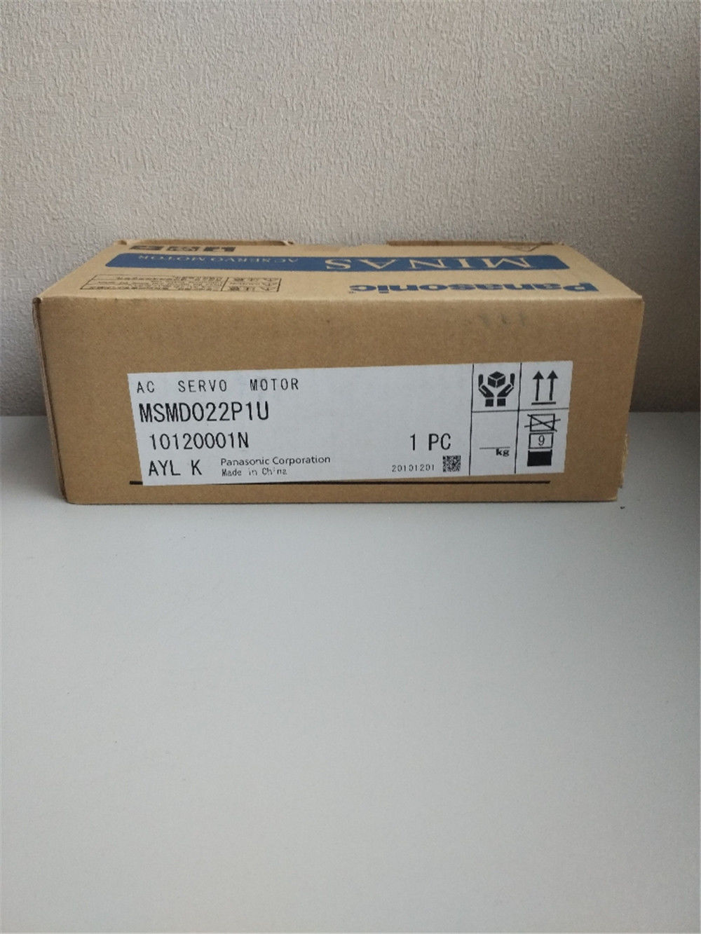 NEU PANASONIC 200W Servomotor MSMD022P1U im Karton