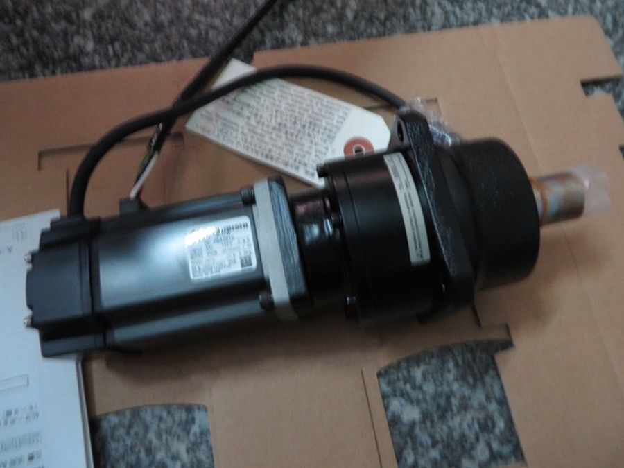 Neu MITSUBISHI SERVOMOTOR HC-PQ43G1K Im Karton HCPQ43G1K