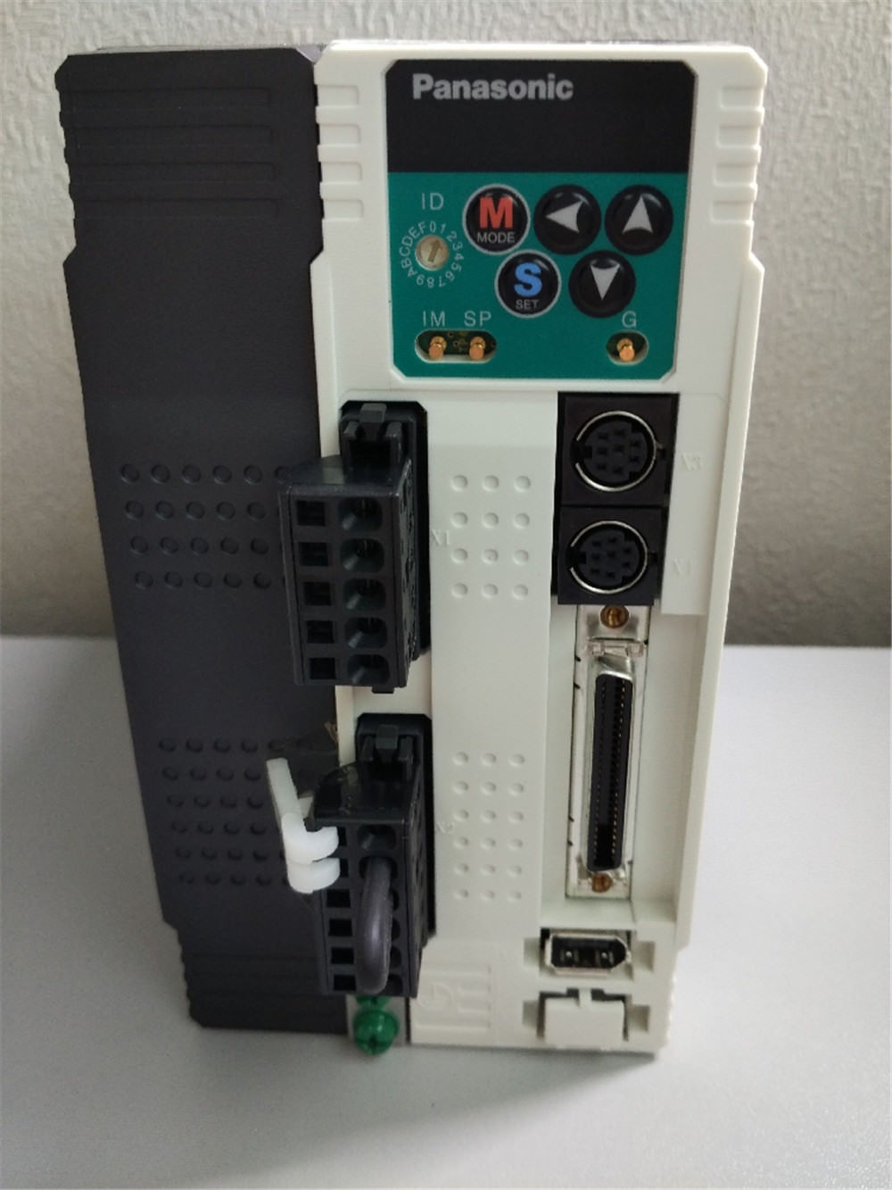 Neuer PANASONIC 1,5 kW Servoantrieb MDDDT3530003